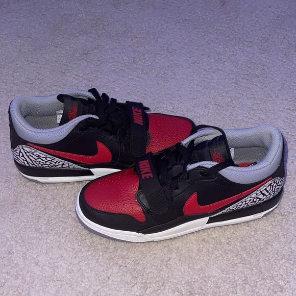 Air Jordan Legacy 312 Low (GS) - Picture 3 of 5